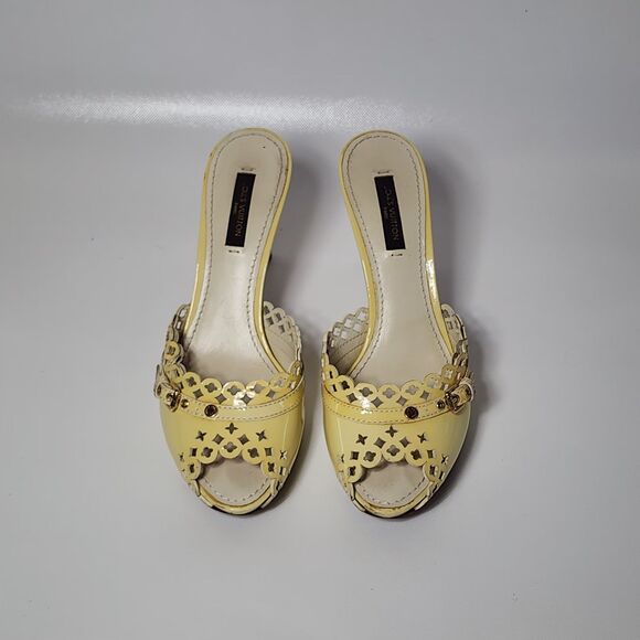 Louis Vuitton Yellow Patent Monogram Mule Heels Sz 35.5 EU / US 5.5 Italy - Picture 3 of 16